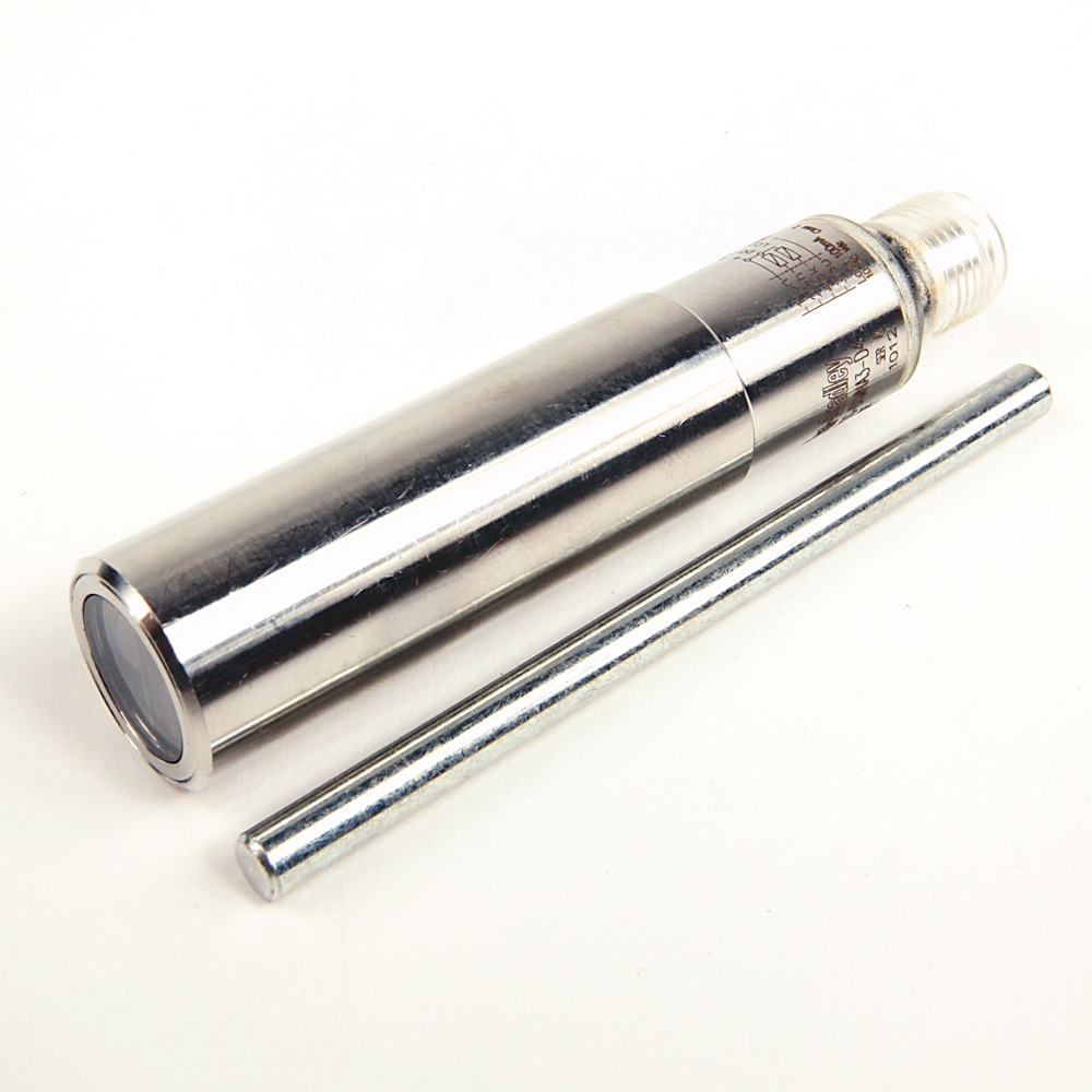 Allen-Bradley Allen-Bradley 42CSS-D1MNA2-D4 Cylindrical Style Photoelectric Sensor