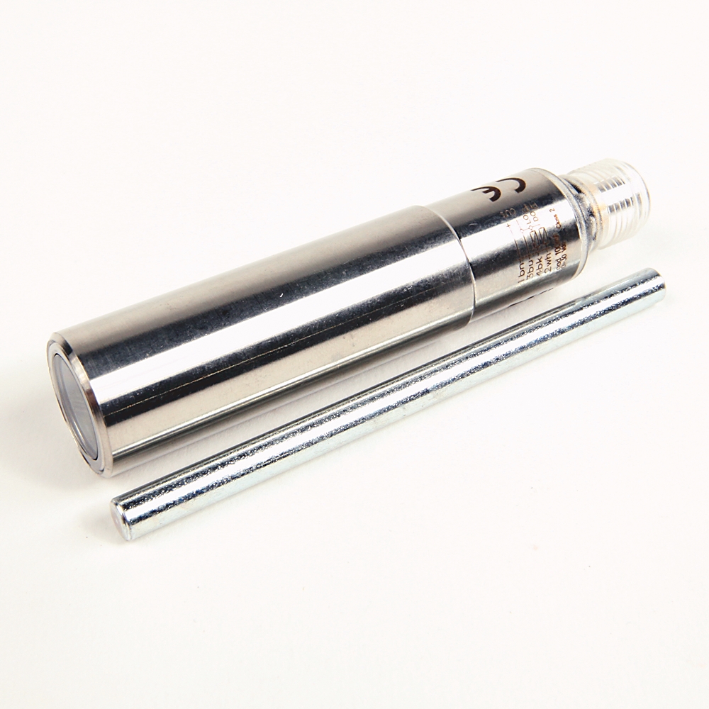 Allen-Bradley Allen-Bradley 42CSS-D1MPA2-D4 42CS Cylindrical Photoelectric Sensor