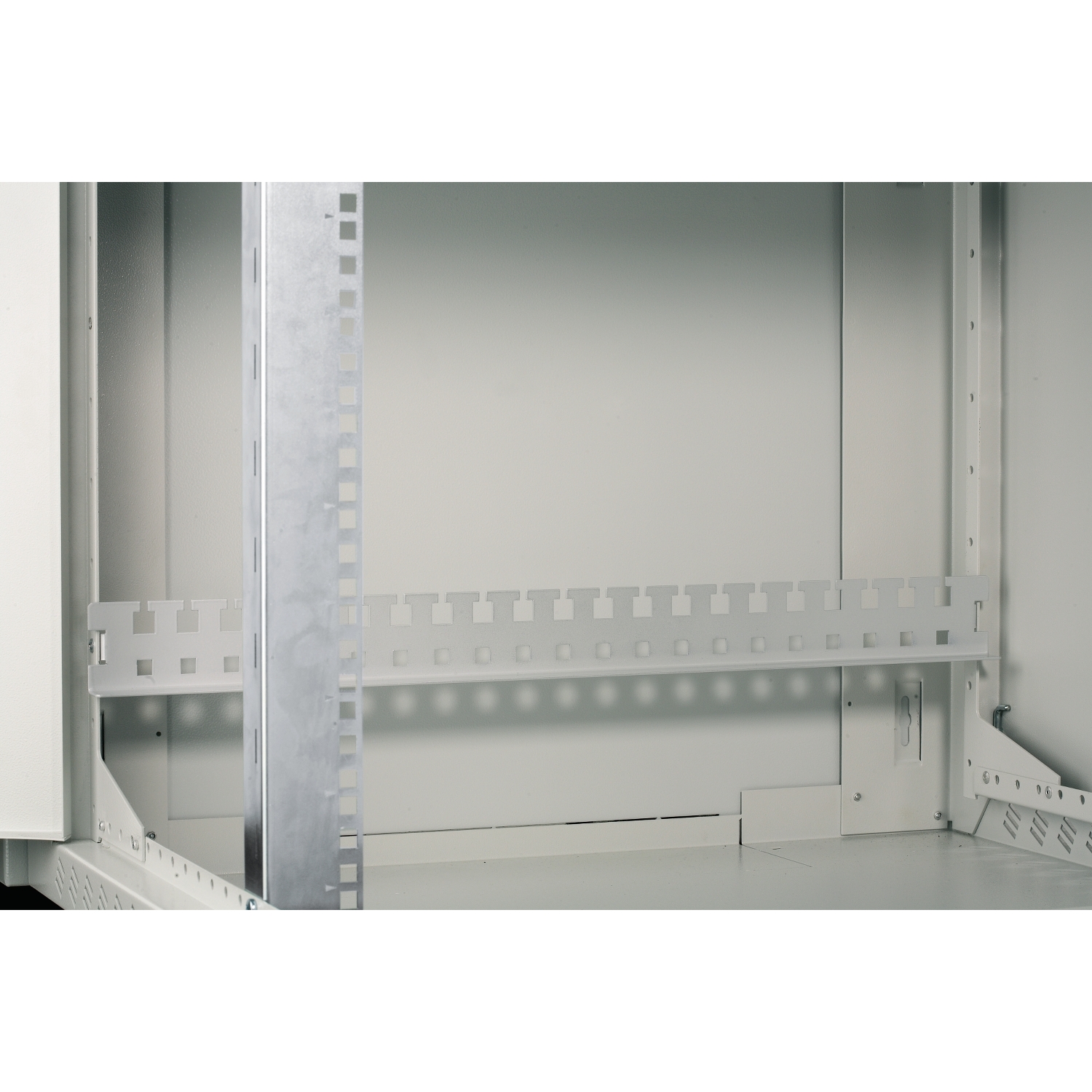 Schneider Electric Schneider Electric NSYSPBOPB – Actassi - cable support - set of 1 - 1U