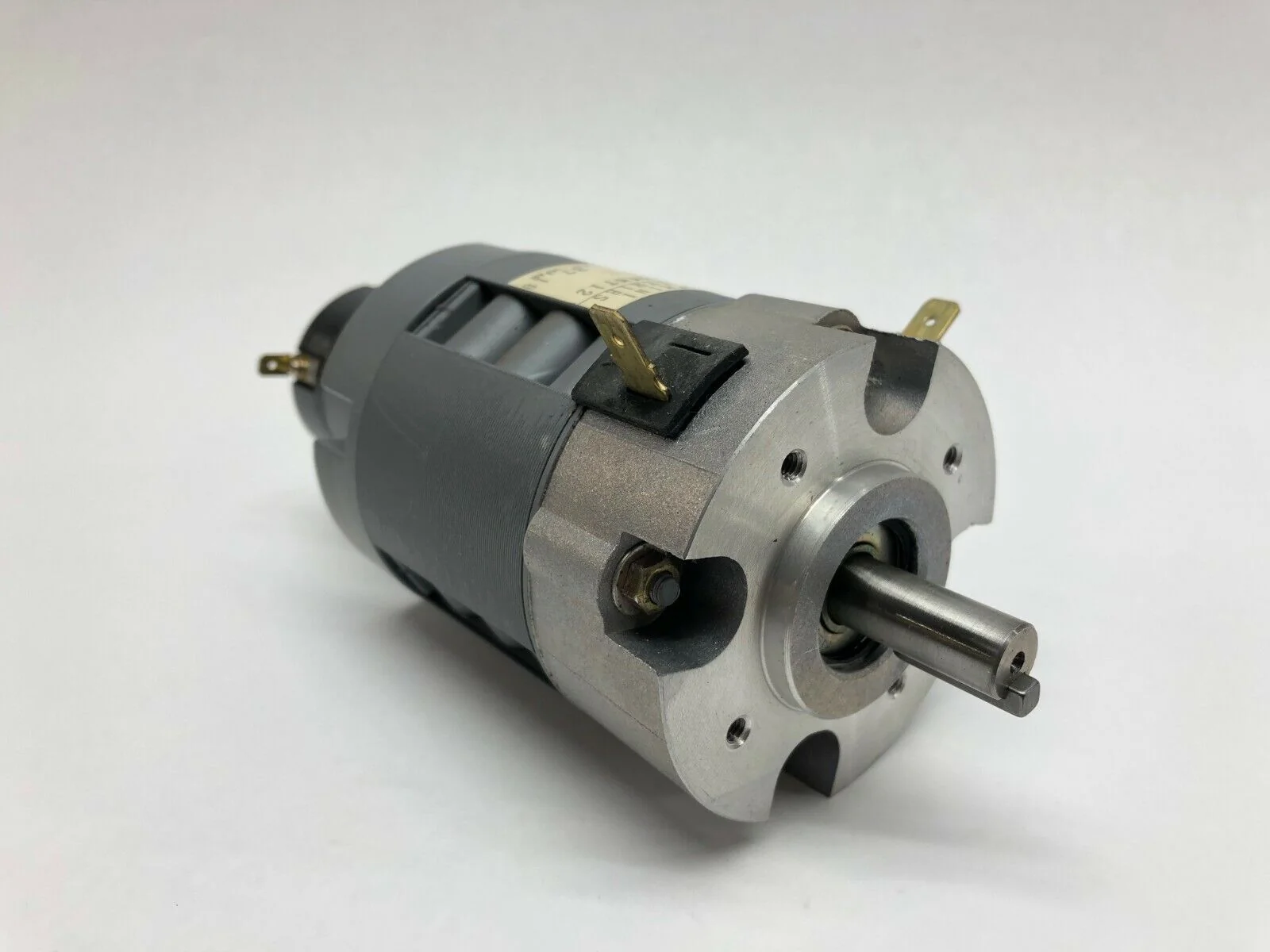 Yaskawa Yaskawa UGTMEM-03LB27SR compact low-inertia DC servomotor